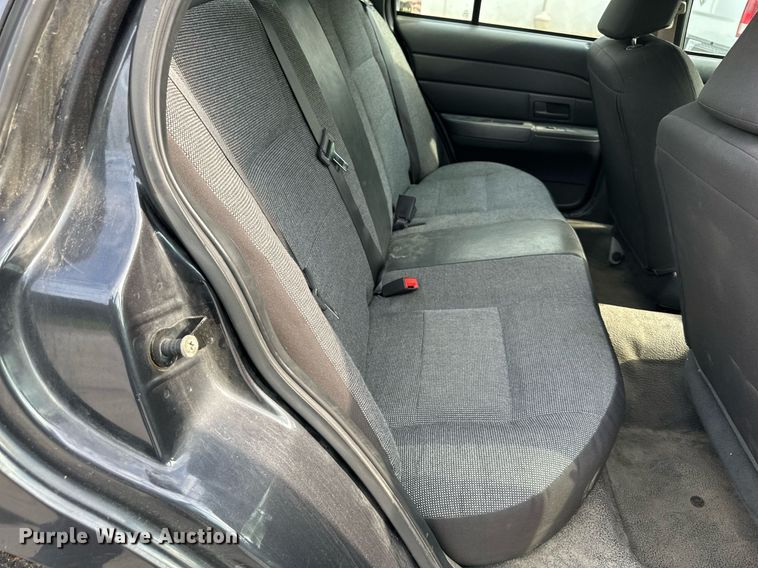 image for item LP9949 2005 Ford Crown Victoria Police Interceptor