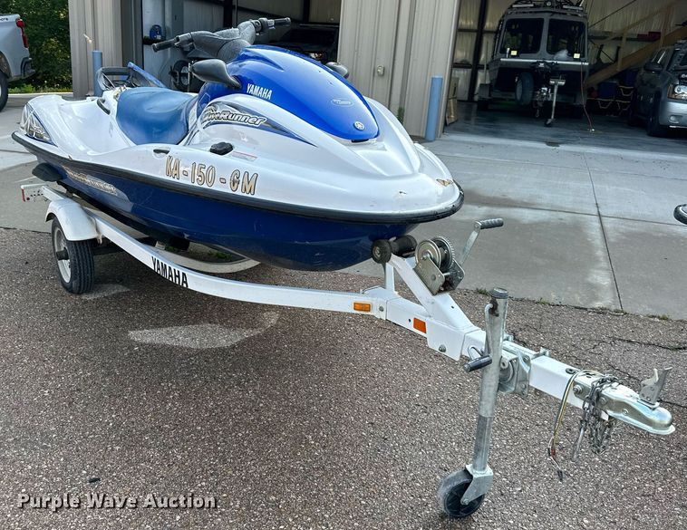 image for item LP9978 Yamaha Wave Runner SUV 1200  personal watercraft