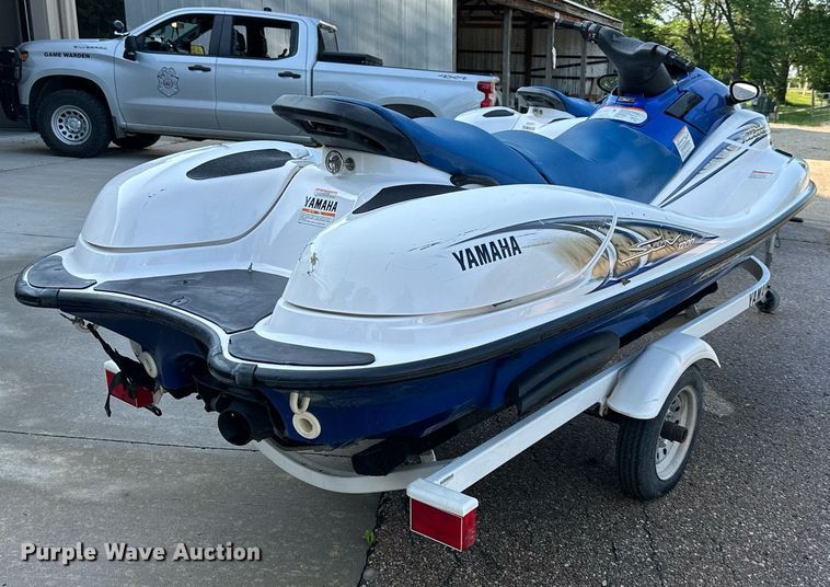 image for item LP9978 Yamaha Wave Runner SUV 1200  personal watercraft