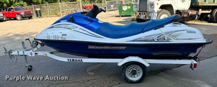 image for item LP9978 Yamaha Wave Runner SUV 1200  personal watercraft