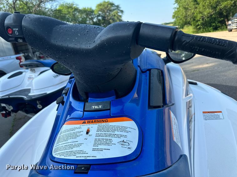 image for item LP9978 Yamaha Wave Runner SUV 1200  personal watercraft