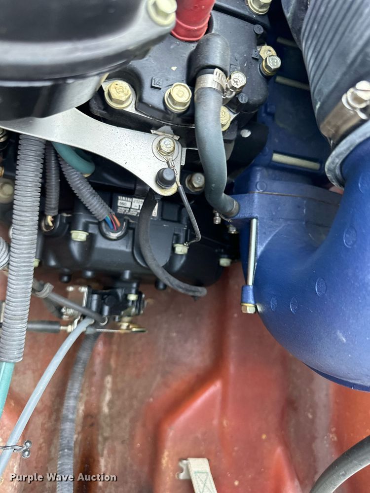 image for item LP9978 Yamaha Wave Runner SUV 1200  personal watercraft