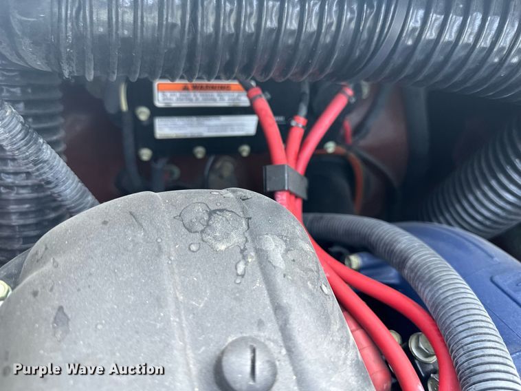 image for item LP9978 Yamaha Wave Runner SUV 1200  personal watercraft