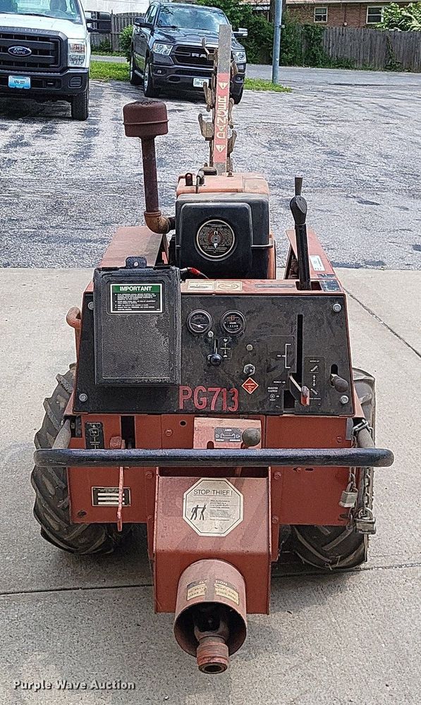 image for item LR9265 1988 Ditch Witch 1420  trencher