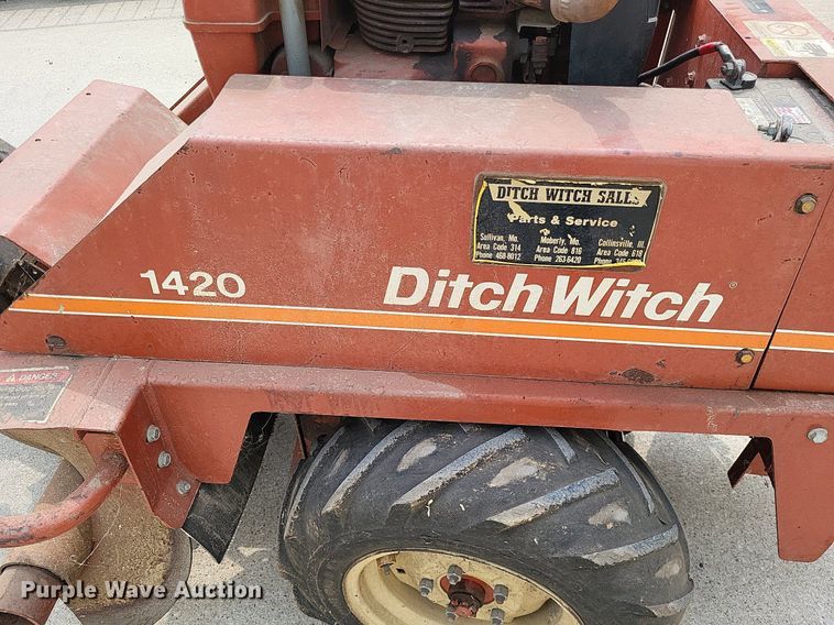image for item LR9265 1988 Ditch Witch 1420  trencher