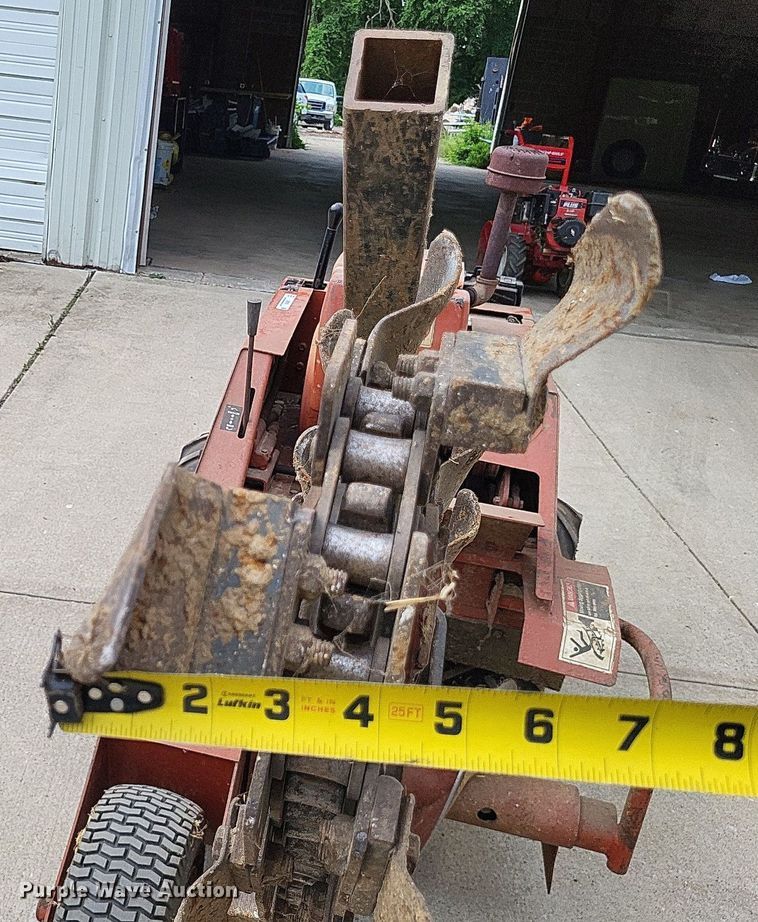 image for item LR9265 1988 Ditch Witch 1420  trencher