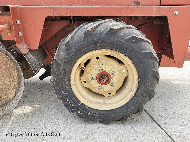 image for item LR9265 1988 Ditch Witch 1420  trencher