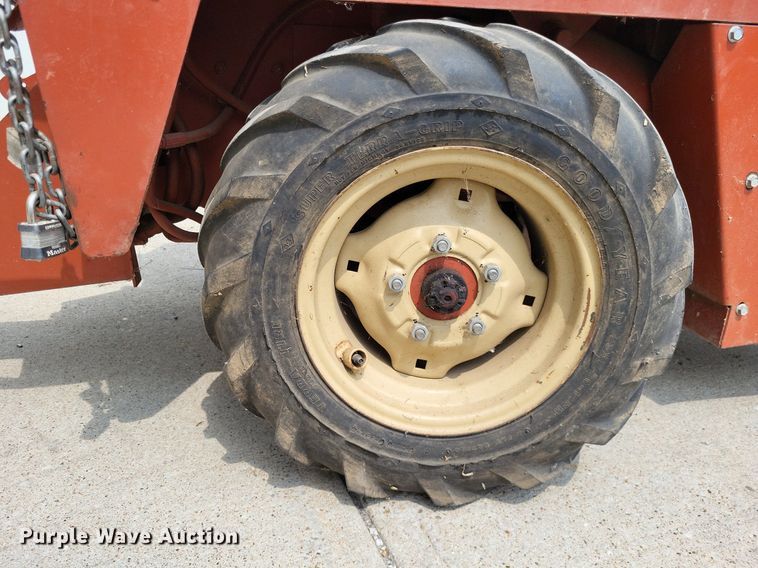 image for item LR9265 1988 Ditch Witch 1420  trencher