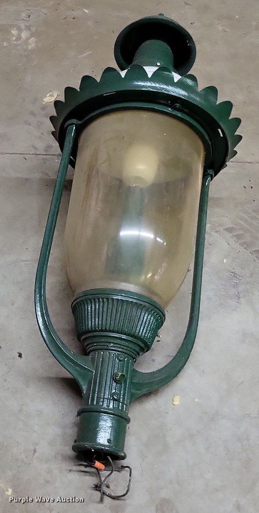 image for item LR9267 Approximately 8 street lights