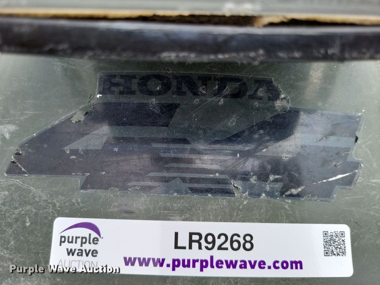 image for item LR9268 1998 Honda Foreman S  ATV