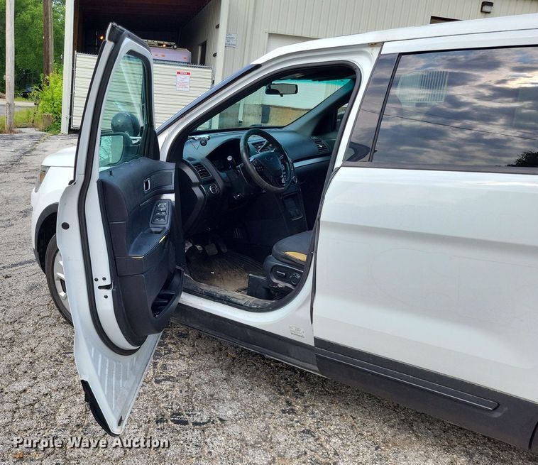 image for item LR9269 2016 Ford Explorer Police Interceptor  SUV