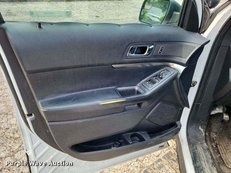 image for item LR9269 2016 Ford Explorer Police Interceptor  SUV