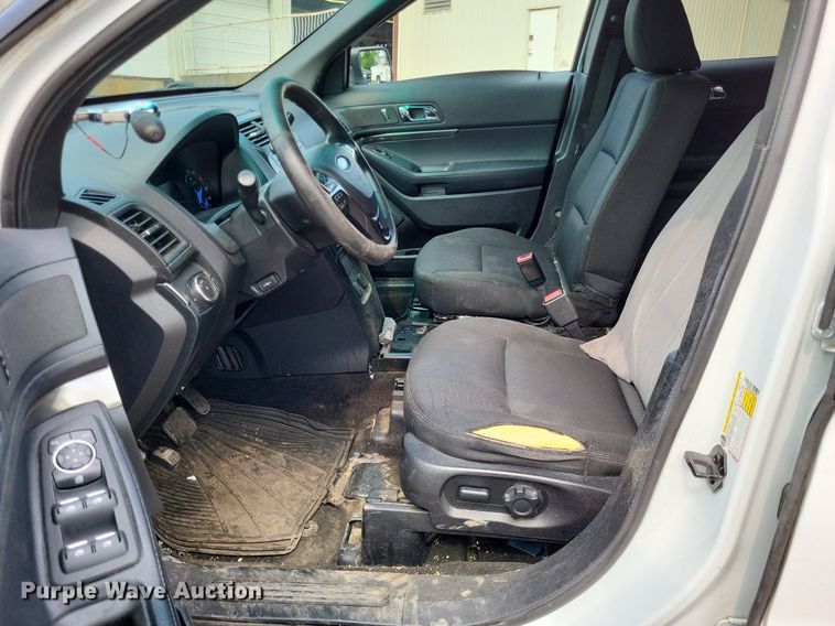 image for item LR9269 2016 Ford Explorer Police Interceptor  SUV