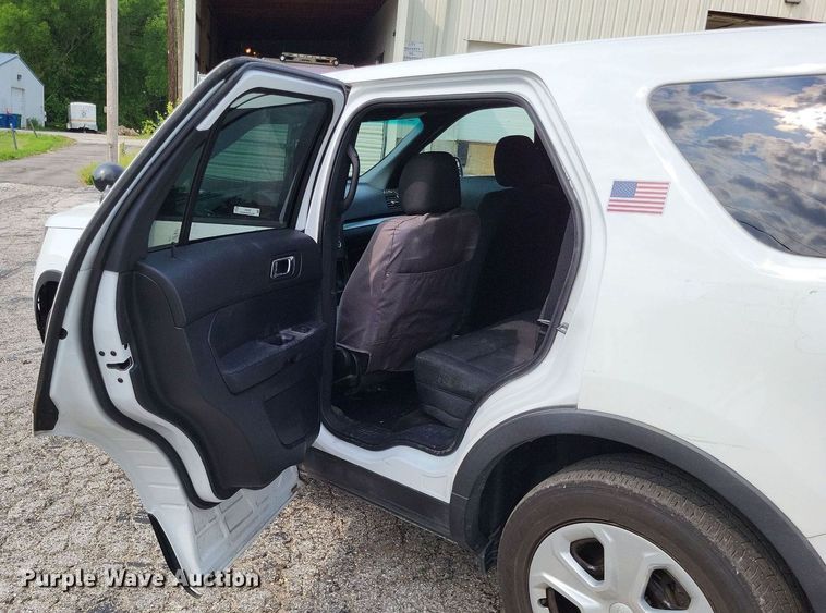 image for item LR9269 2016 Ford Explorer Police Interceptor  SUV
