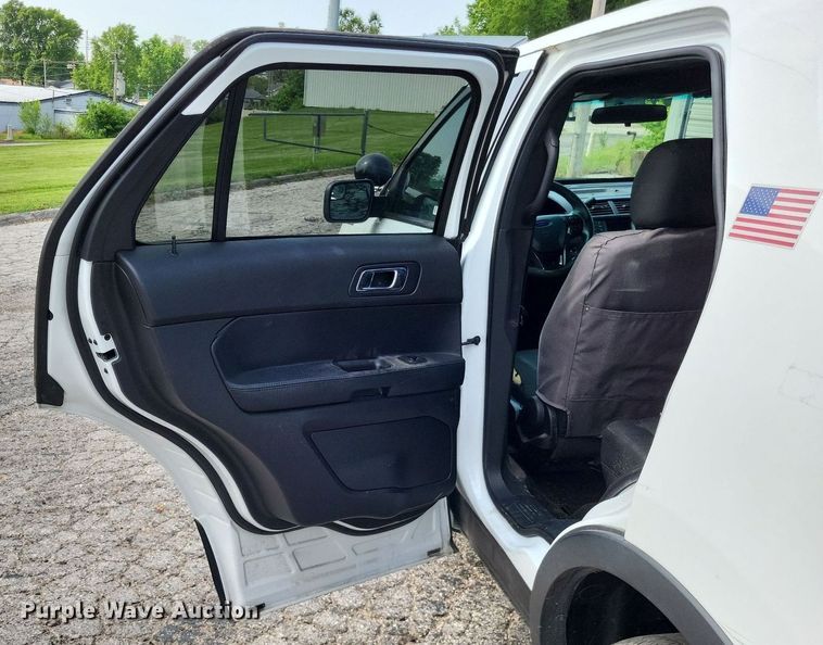 image for item LR9269 2016 Ford Explorer Police Interceptor  SUV