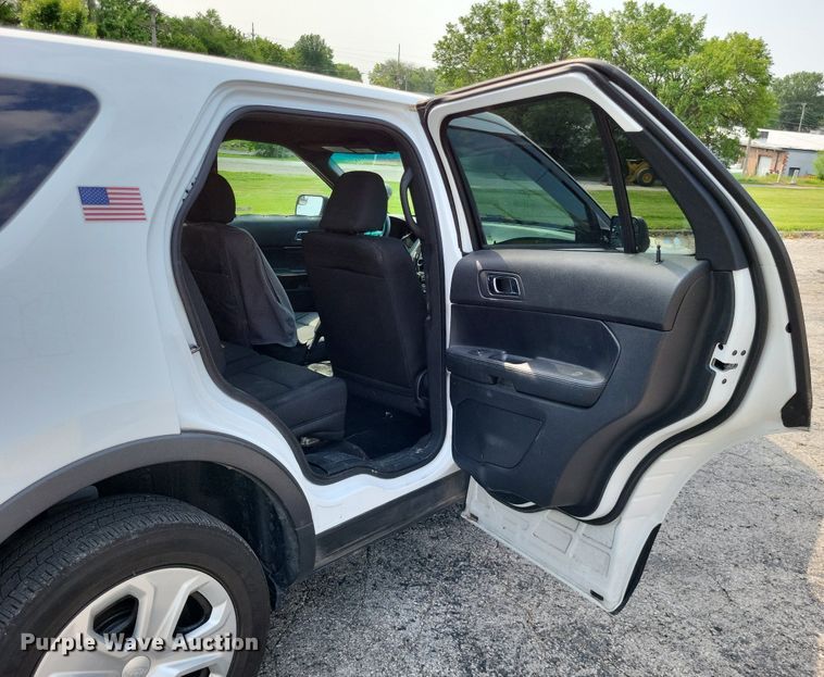 image for item LR9269 2016 Ford Explorer Police Interceptor  SUV