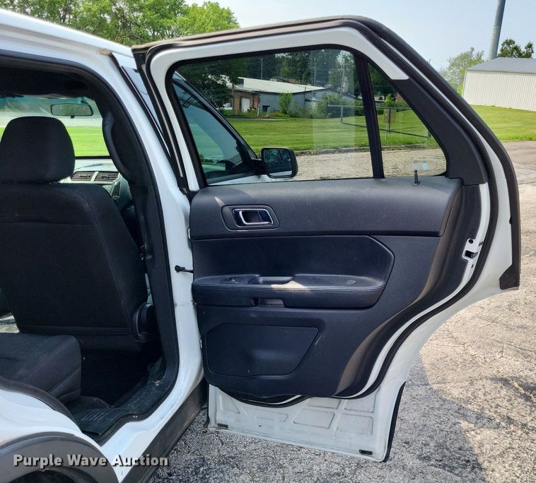 image for item LR9269 2016 Ford Explorer Police Interceptor  SUV