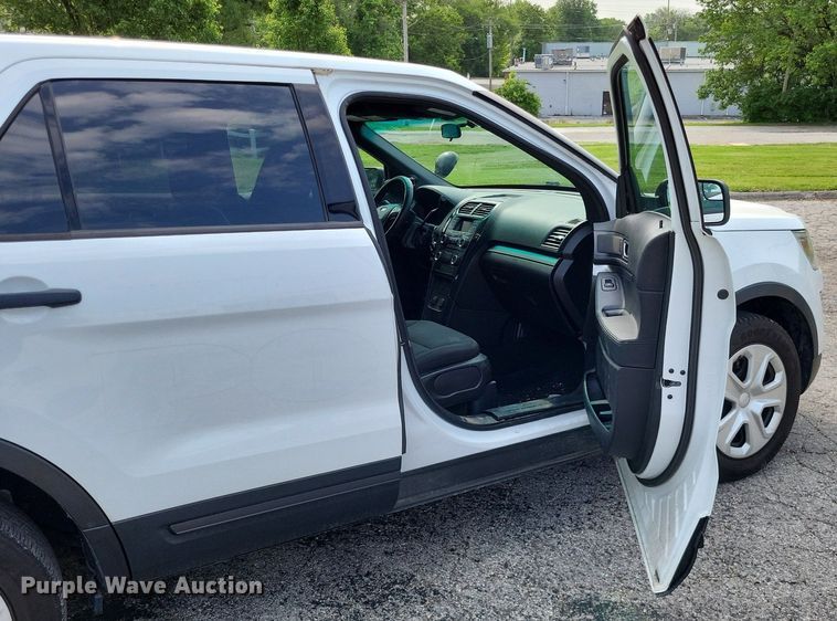 image for item LR9269 2016 Ford Explorer Police Interceptor  SUV