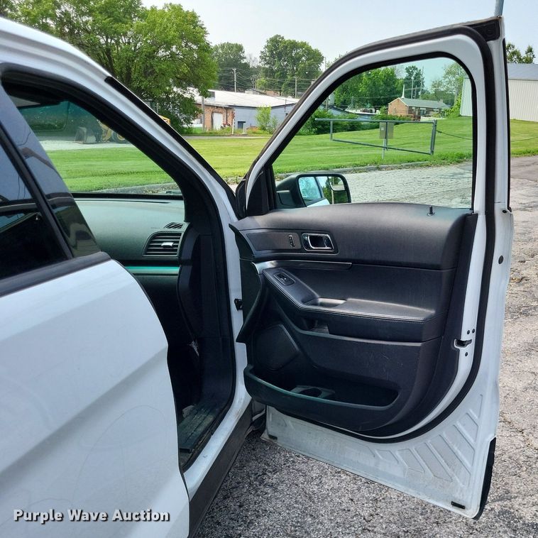 image for item LR9269 2016 Ford Explorer Police Interceptor  SUV