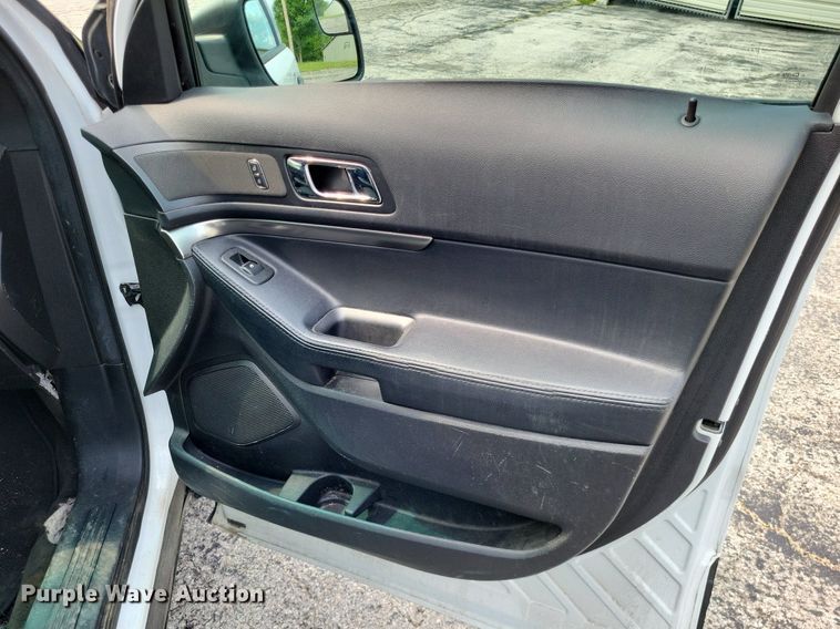 image for item LR9269 2016 Ford Explorer Police Interceptor  SUV