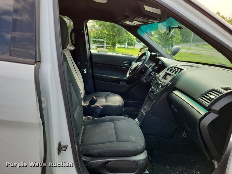 image for item LR9269 2016 Ford Explorer Police Interceptor  SUV