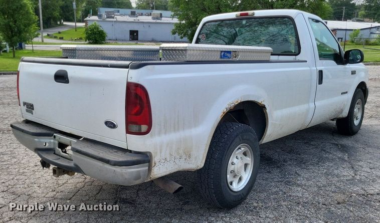 image for item LR9270 2002 Ford F250 Super Duty  pickup truck