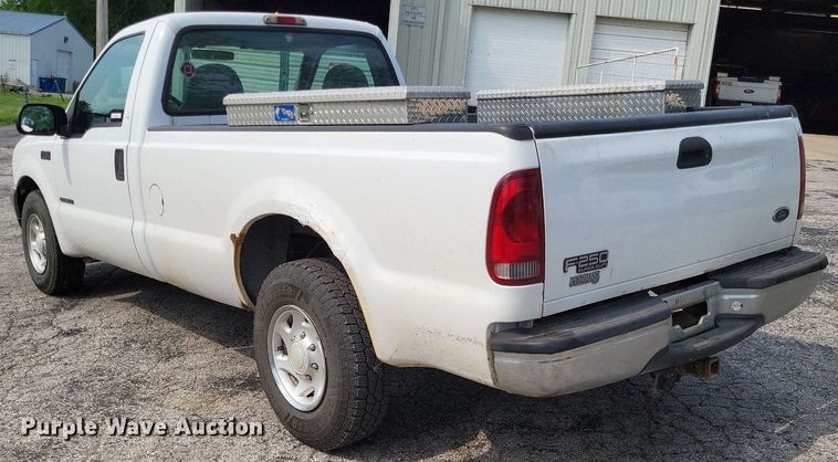 image for item LR9270 2002 Ford F250 Super Duty  pickup truck