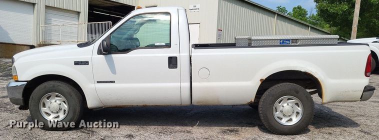 image for item LR9270 2002 Ford F250 Super Duty  pickup truck
