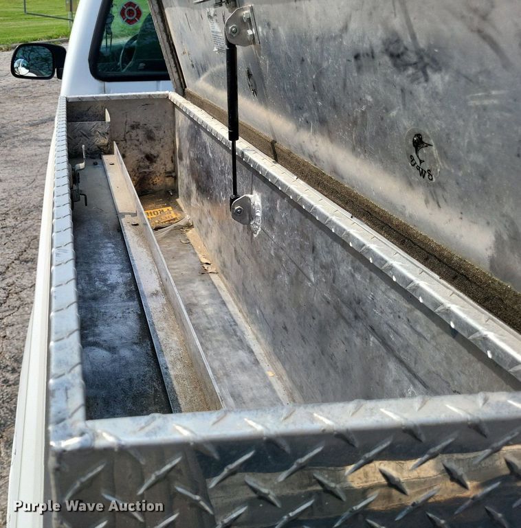 image for item LR9270 2002 Ford F250 Super Duty  pickup truck