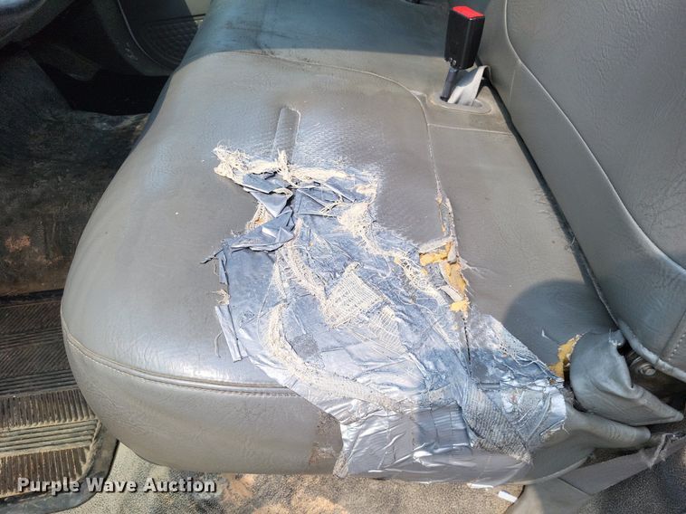 image for item LR9270 2002 Ford F250 Super Duty  pickup truck