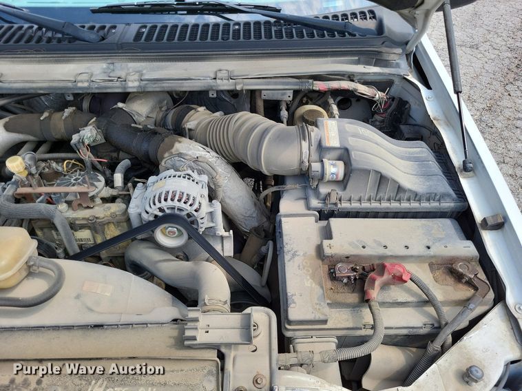 image for item LR9270 2002 Ford F250 Super Duty  pickup truck