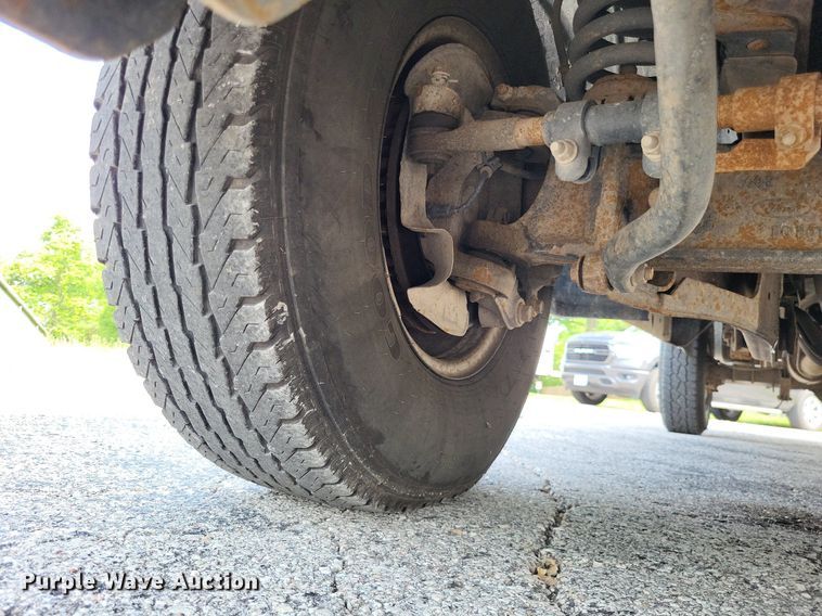 image for item LR9270 2002 Ford F250 Super Duty  pickup truck