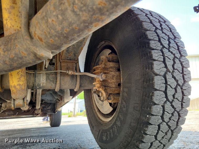 image for item LR9270 2002 Ford F250 Super Duty  pickup truck