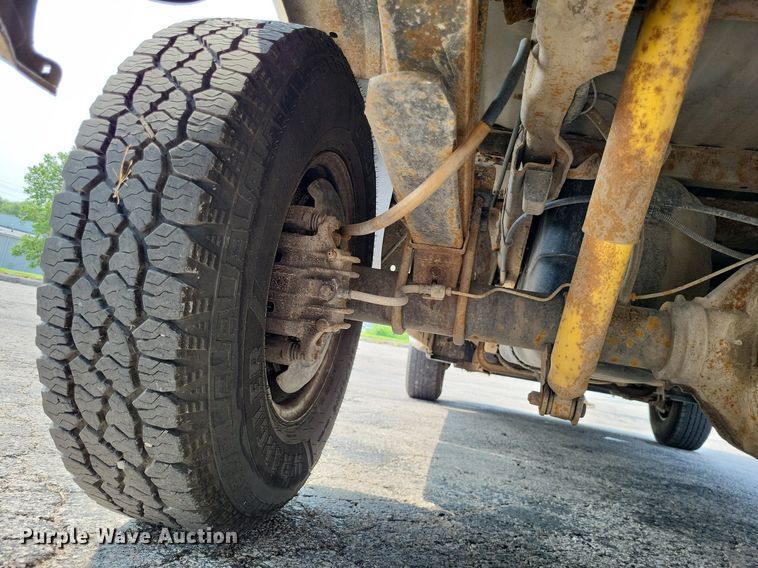 image for item LR9270 2002 Ford F250 Super Duty  pickup truck