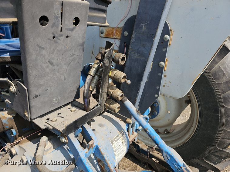 image for item LW9637 1994 Ford 4630  MFWD tractor