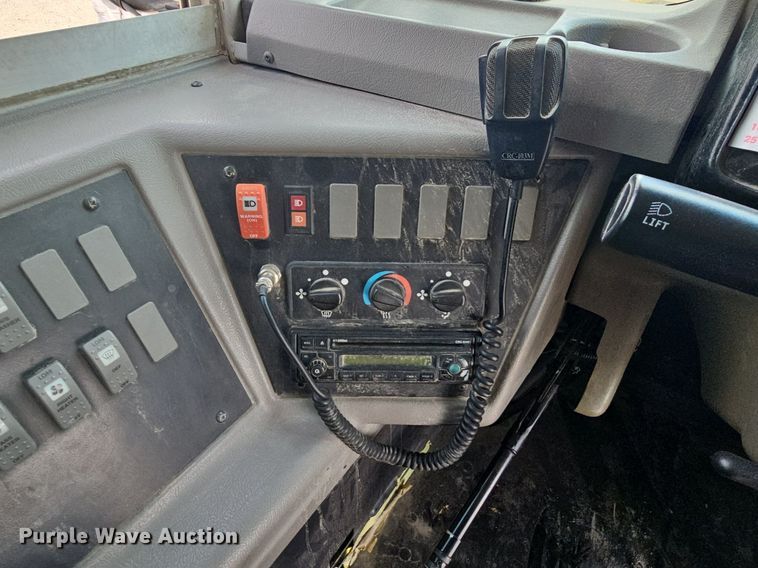 image for item LW9650 2005 Thomas  school bus