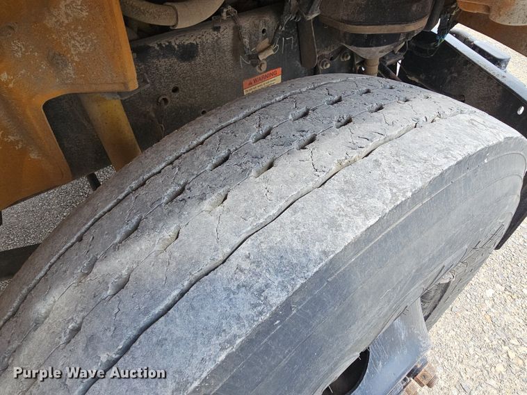 image for item LW9650 2005 Thomas  school bus