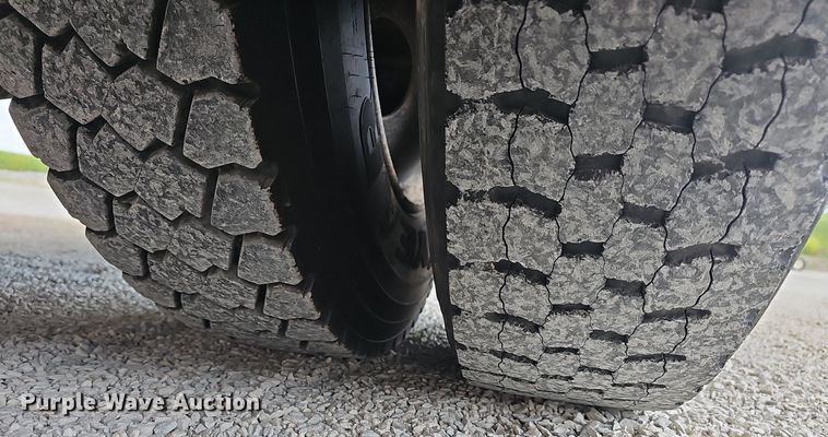 image for item LW9653 2006 Thomas  school bus