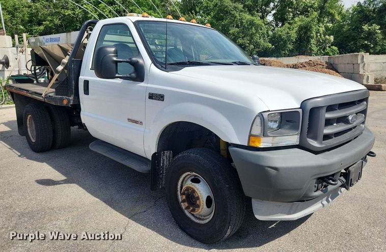 image for item LX9624 2003 Ford F350 Super Duty XL  flatbed pickup truck