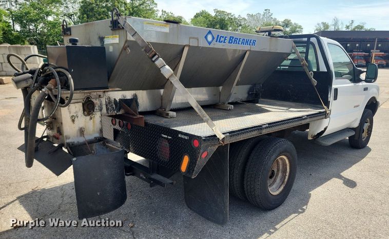 image for item LX9624 2003 Ford F350 Super Duty XL  flatbed pickup truck