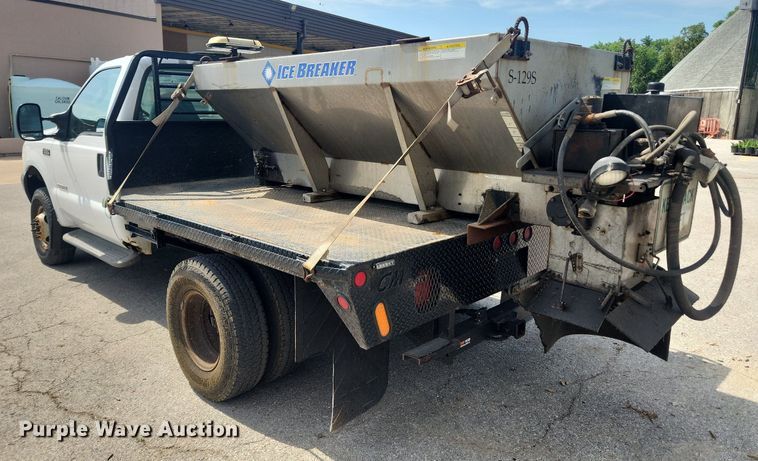 image for item LX9624 2003 Ford F350 Super Duty XL  flatbed pickup truck