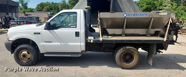 image for item LX9624 2003 Ford F350 Super Duty XL  flatbed pickup truck