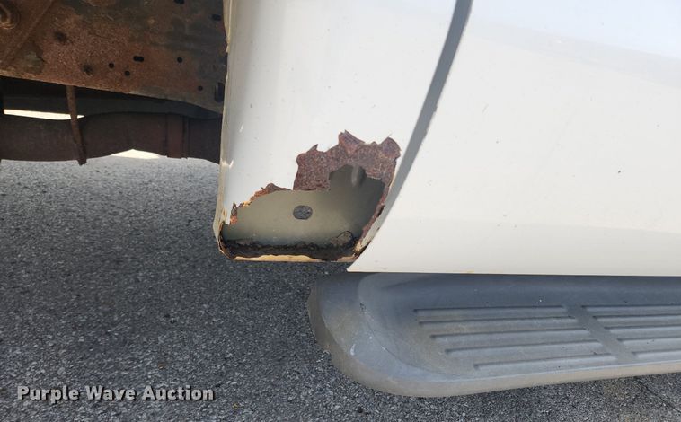 image for item LX9624 2003 Ford F350 Super Duty XL  flatbed pickup truck