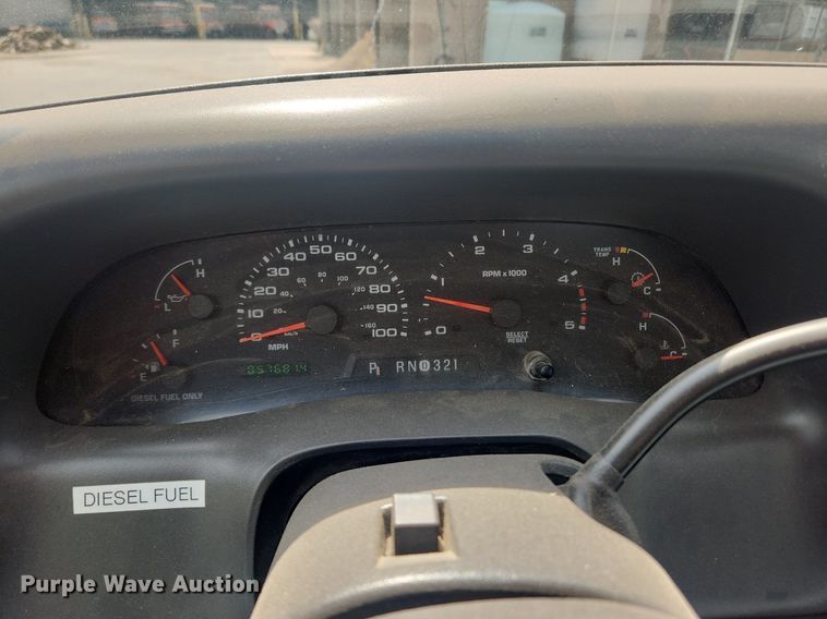 image for item LX9624 2003 Ford F350 Super Duty XL  flatbed pickup truck