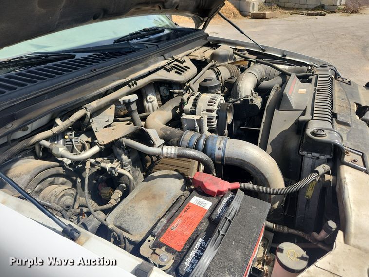 image for item LX9624 2003 Ford F350 Super Duty XL  flatbed pickup truck