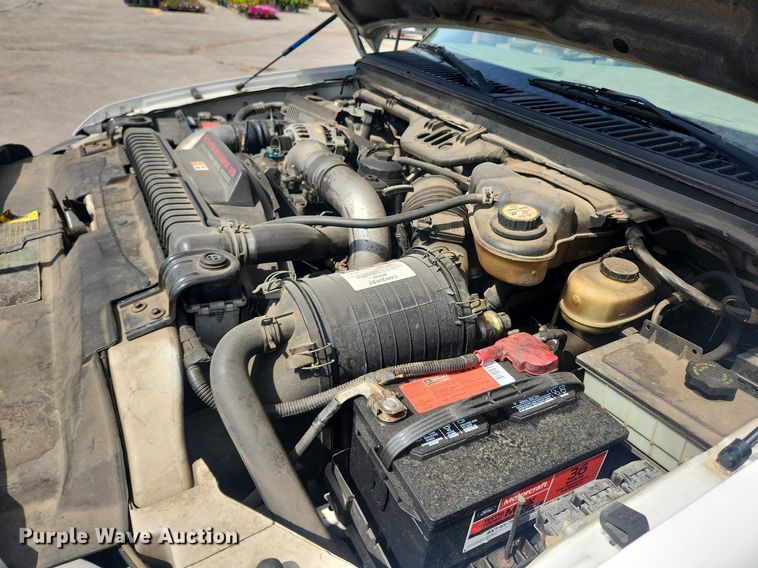 image for item LX9624 2003 Ford F350 Super Duty XL  flatbed pickup truck