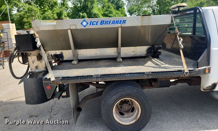 image for item LX9624 2003 Ford F350 Super Duty XL  flatbed pickup truck