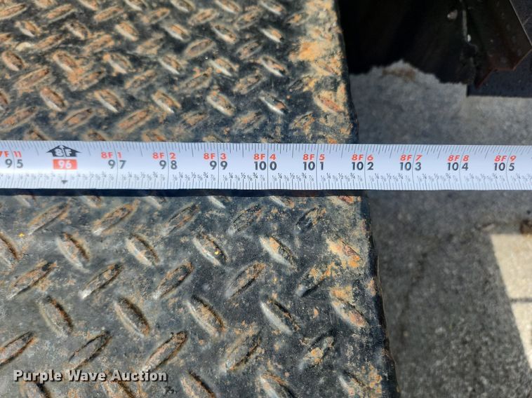 image for item LX9624 2003 Ford F350 Super Duty XL  flatbed pickup truck