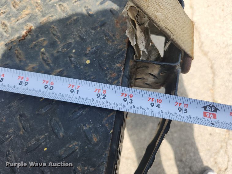 image for item LX9624 2003 Ford F350 Super Duty XL  flatbed pickup truck