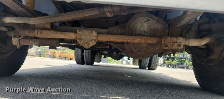 image for item LX9624 2003 Ford F350 Super Duty XL  flatbed pickup truck